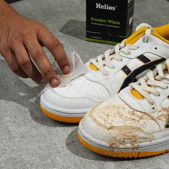 Natural Sneaker & Shoe Cleaner Wipes - 1 Packs of 80 - Portable Sneakers Cleaner Shoe Wipes Quickly Remove Dirt & Stains